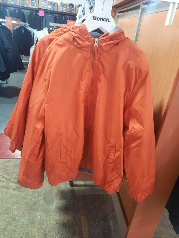 Wholesale Winter Clothing Stock – Sold by the Kilo | Second-Hand & Thrift - Image 35