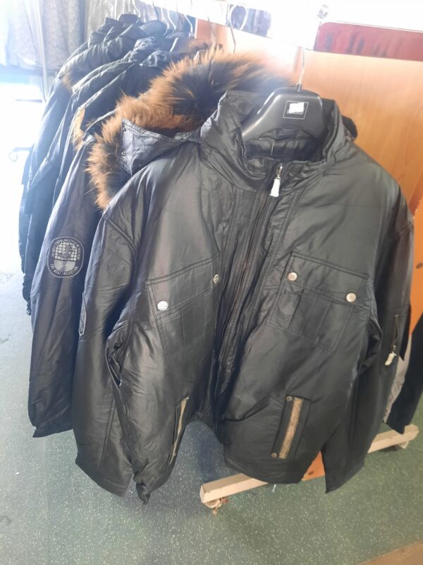 Wholesale Winter Clothing Stock – Sold by the Kilo | Second-Hand & Thrift - Image 48