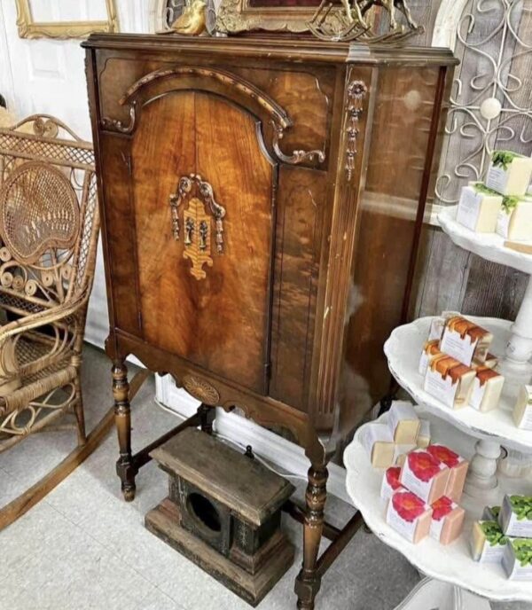 Vintage solid wood radio cabinet – classic home furniture