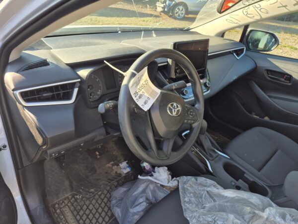 damaged-2025-toyota-corolla-interior-dashboard-view