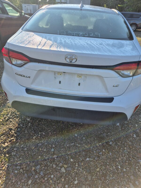 white-2025-toyota-corolla-le-rear-view-trunk